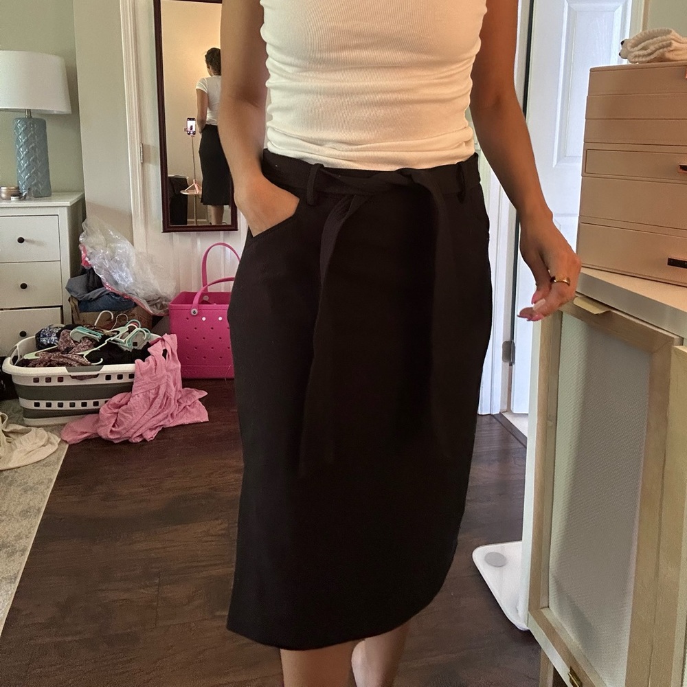 Black Banana Republic skirt with side slit